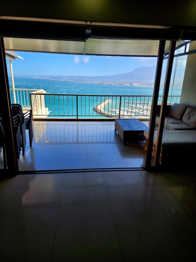 Bikini Beach Manor Apartment