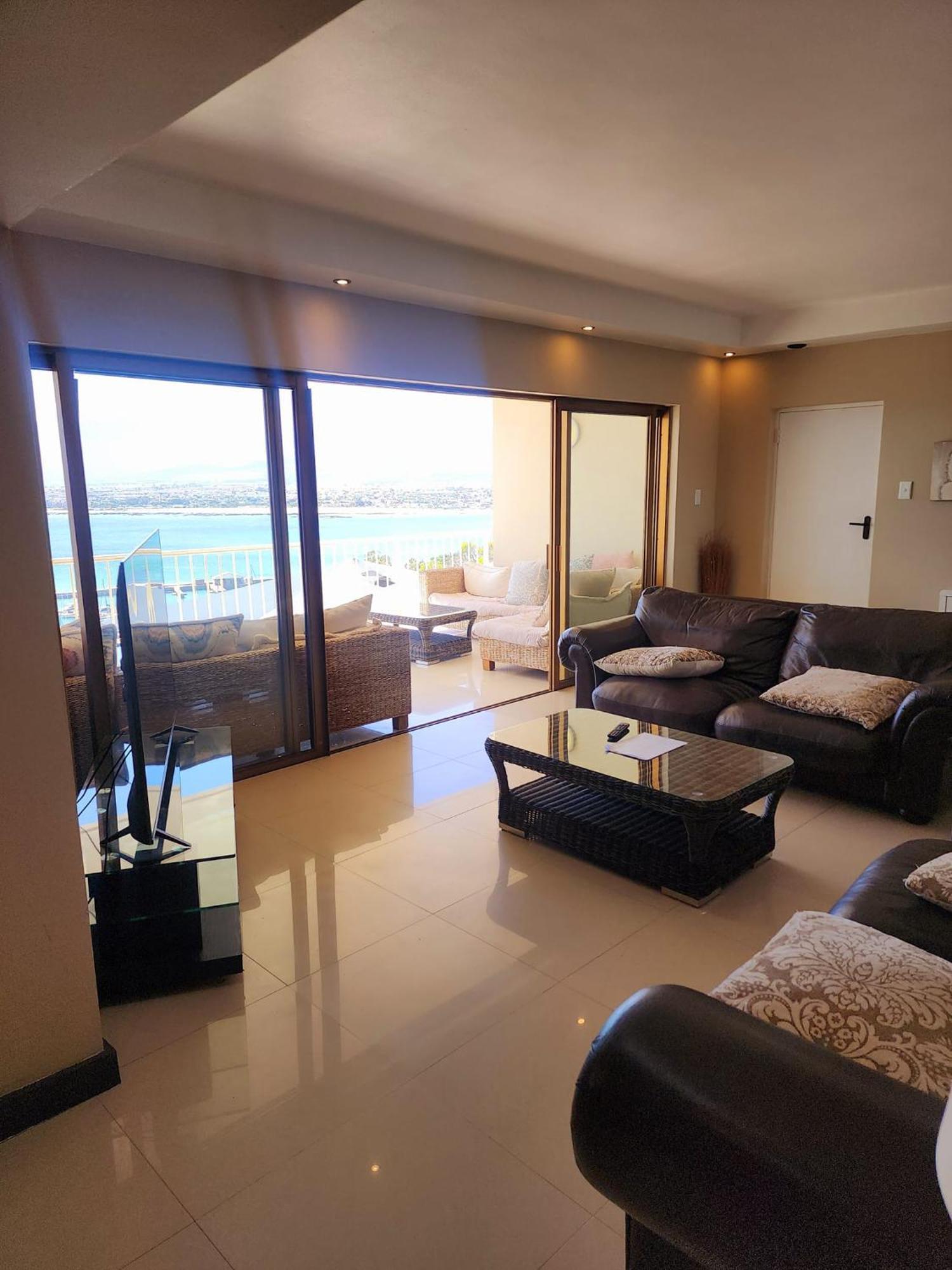 Bikini Beach Manor Apartment *