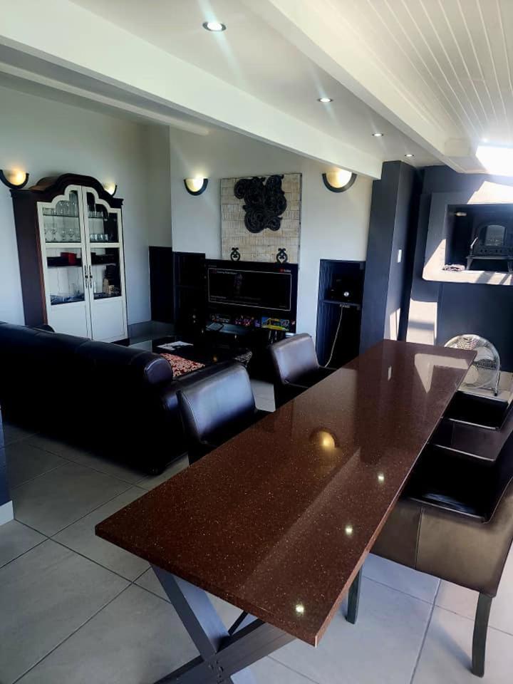 Bikini Beach Manor * Gordons Bay