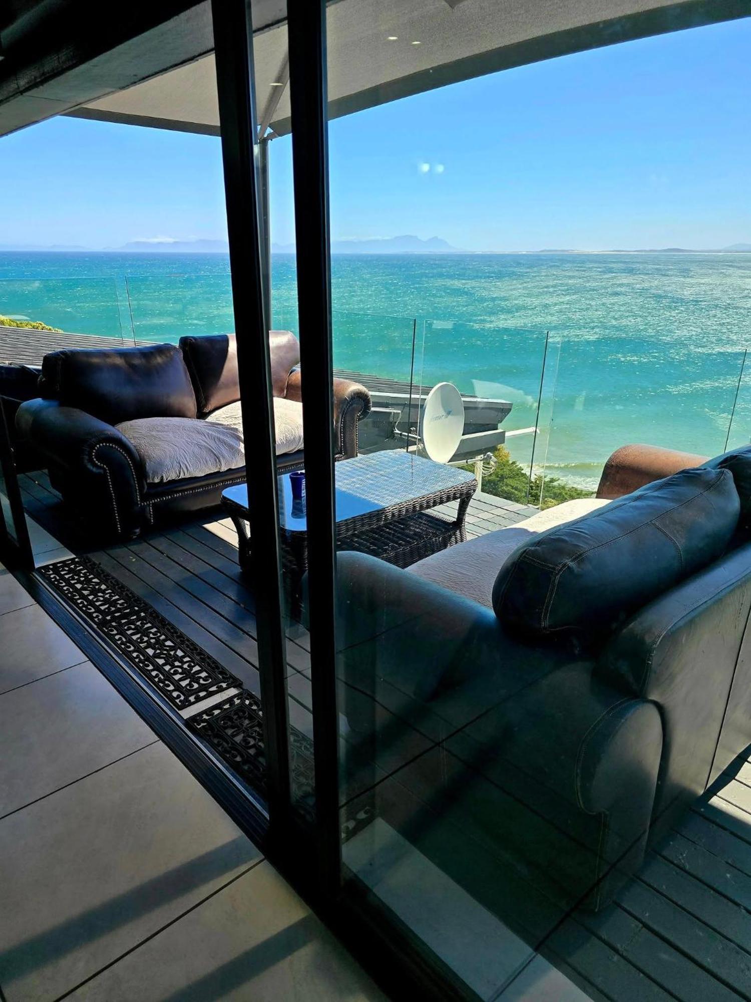 Bikini Beach Manor * Gordons Bay