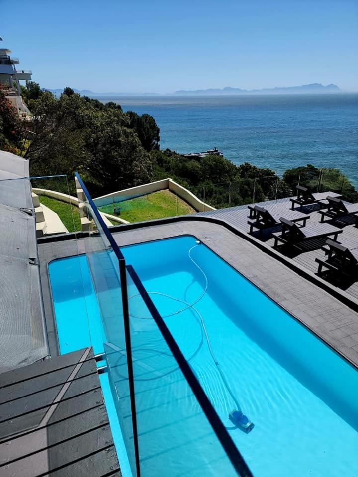Bikini Manor * Gordonʼs Bay