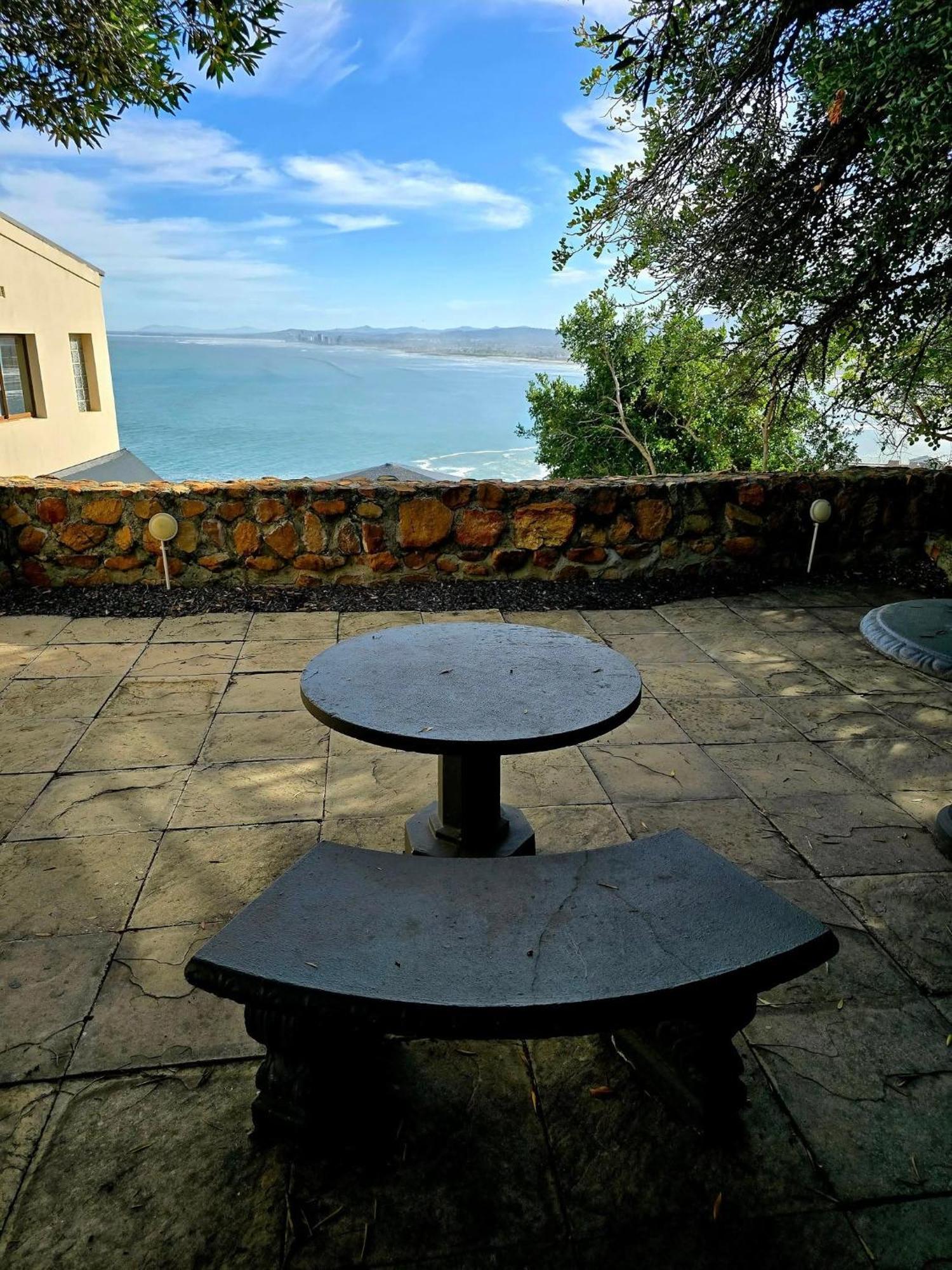 Bikini Manor * Gordonʼs Bay
